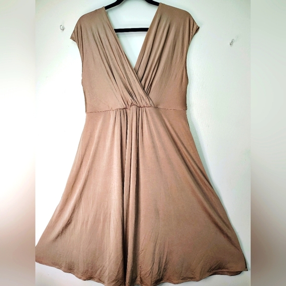 Tiffany Rose Maternity Francesca Dress Elegant Blush French Jersey, size12-14,L. - Picture 6 of 17